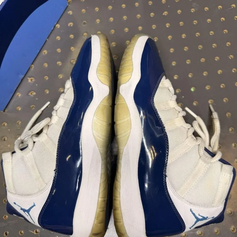 Jordan Men's Blue and Navy Trainers